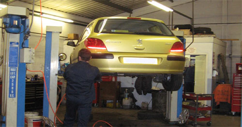 Auto Engine Tune's clean and modern workshop